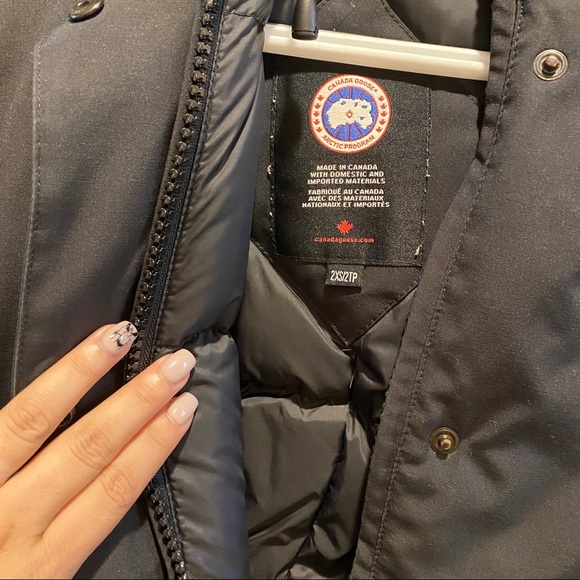 Canada Goose Coat Like new. - Picture 5 of 10